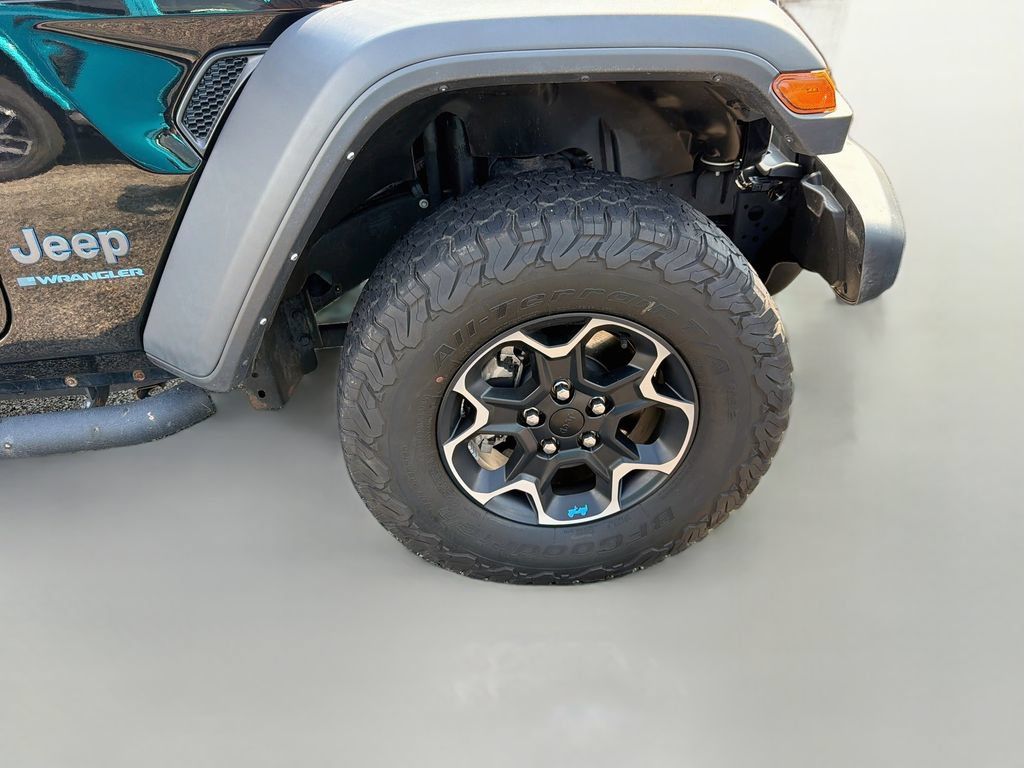 Used 2023 Jeep Wrangler Unlimited Rubicon 4xe w/ Cold Weather Group AWD/4WD image 10
