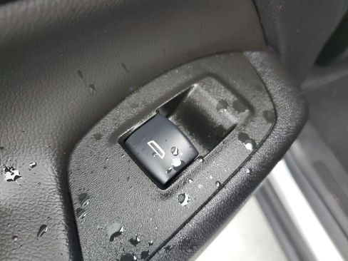 Used 2024 Chevrolet Equinox LT image 16