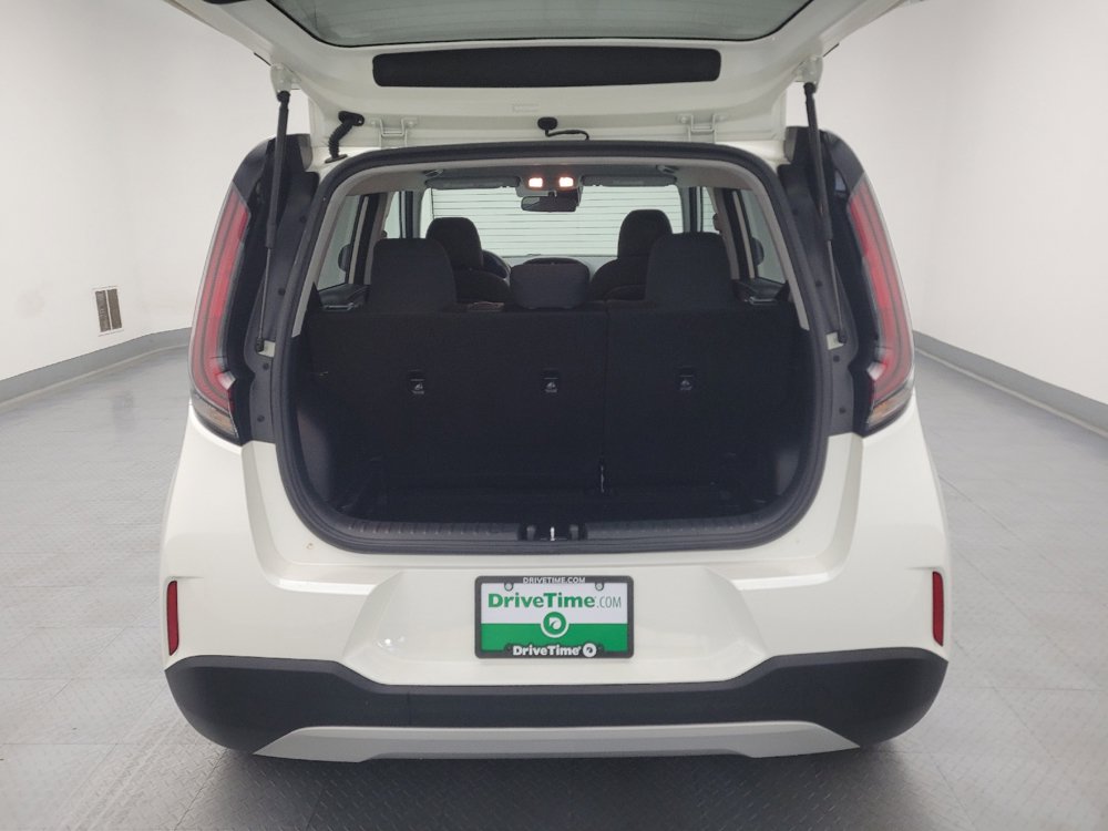 Used 2025 Kia Soul LX w/ LX Technology Package FWD image 29