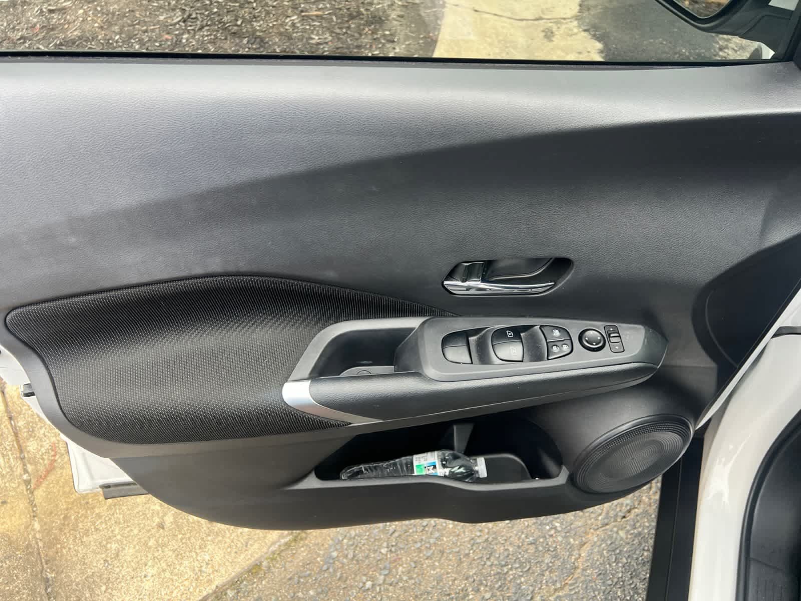 Certified 2024 Nissan Kicks SV FWD image 18