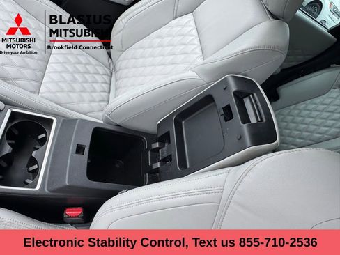 Used 2023 Mitsubishi Outlander SEL image 26