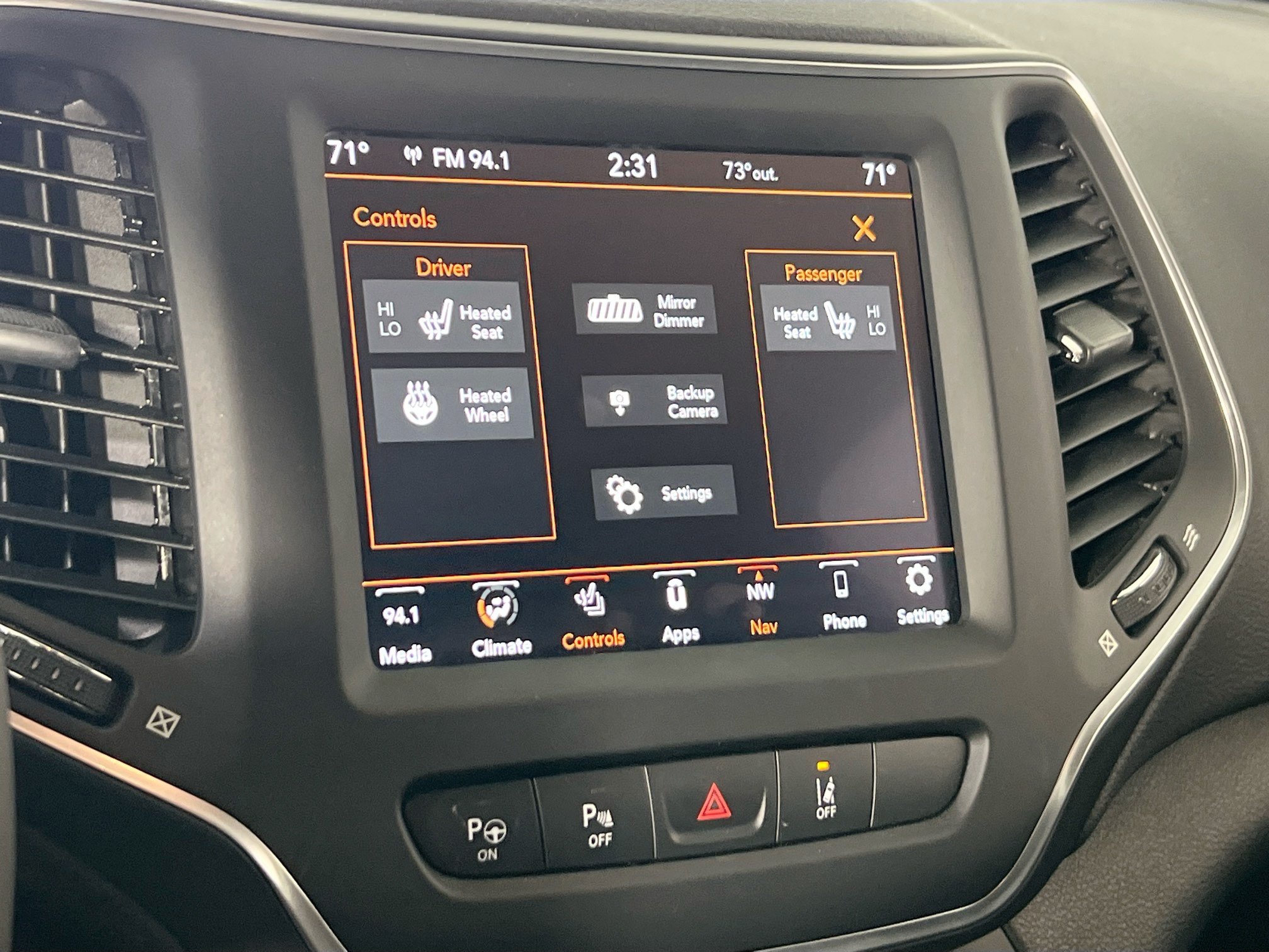 Used 2023 Jeep Cherokee Altitude Lux AWD/4WD image 20