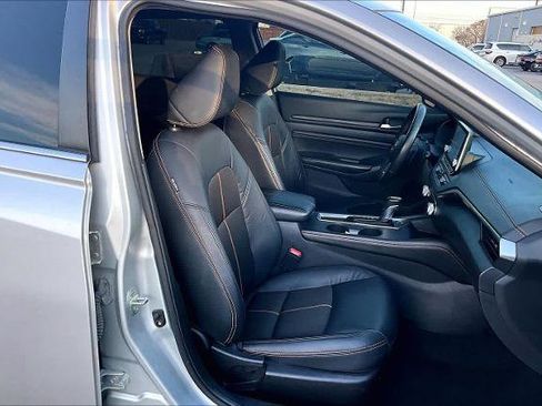 Certified 2022 Nissan Altima 2.5 SR image 9