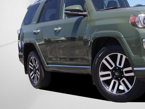 Used 2022 Toyota 4Runner Limited AWD/4WD image 3