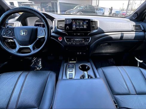 Used 2025 Honda Passport TrailSport image 11