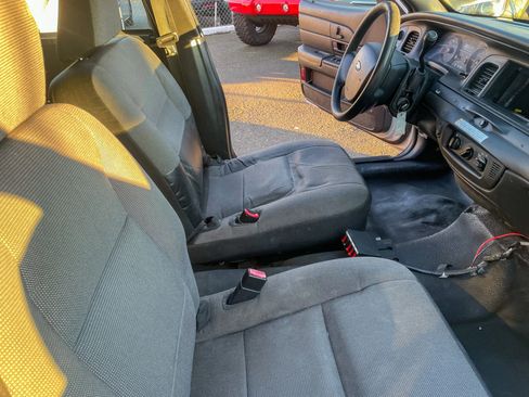 Used 2008 Ford Crown Victoria Police Interceptor RWD image 20