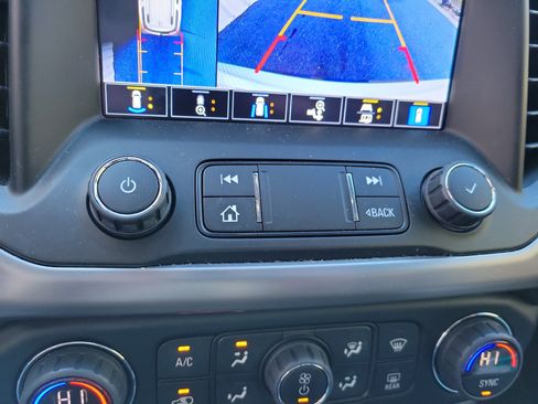 Used 2022 GMC Acadia AT4 w/ Technology Package image 25