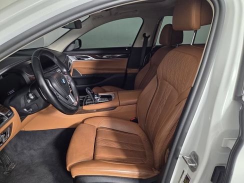 Used 2020 BMW 750i xDrive w/ Autobahn Package AWD/4WD image 8