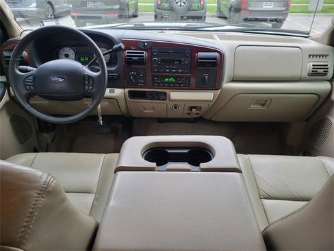 Used 2006 Ford F350 4x4 Crew Cab DRW Super Duty image 2