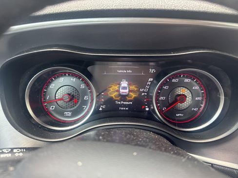 Used 2019 Dodge Charger SXT RWD image 10