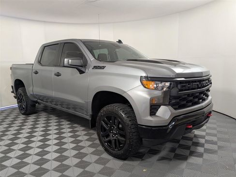 Used 2024 Chevrolet Silverado 1500 Custom Trail Boss w/ LPO, Dark Essentials Package image 3