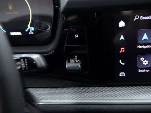 Certified 2025 Porsche Cayenne Coupe image 27