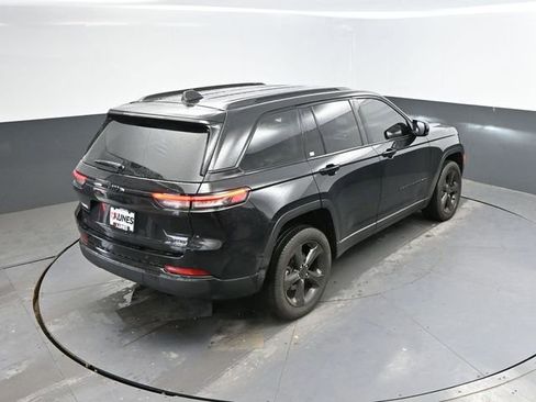 Used 2023 Jeep Grand Cherokee Limited w/ Black Appearance Package image 47