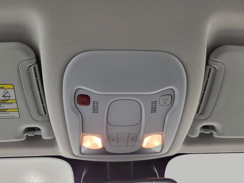 Used 2023 Jeep Renegade Latitude AWD/4WD image 48