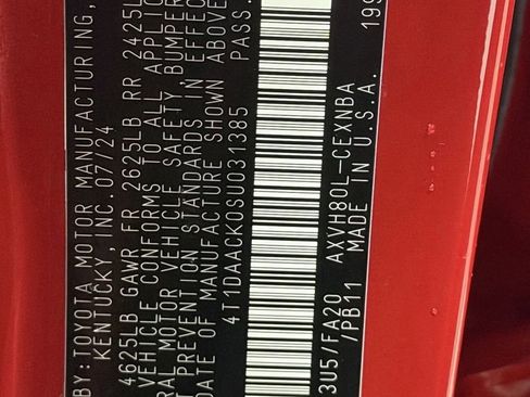 Used 2025 Toyota Camry LE image 31