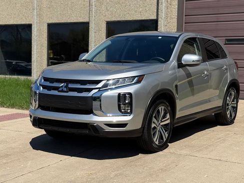 Used 2025 Mitsubishi Outlander Sport ES image 3