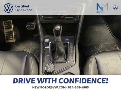 Used 2024 Volkswagen Tiguan SE R-Line AWD/4WD image 11