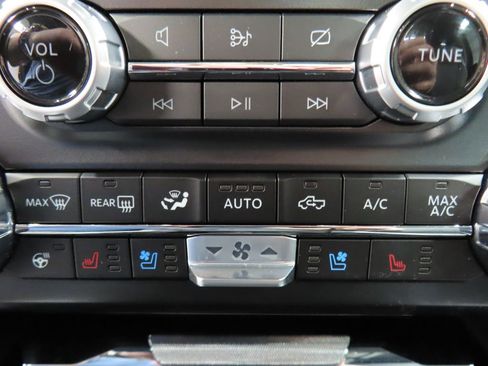 Used 2024 Ford F350 Lariat w/ Chrome Package AWD/4WD image 70