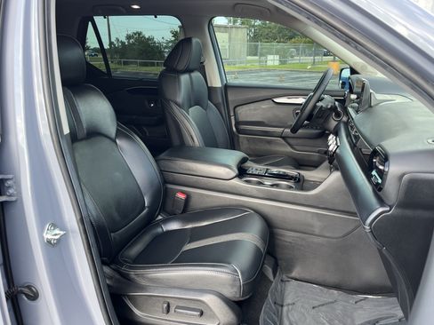 Used 2025 Honda Pilot Touring image 35