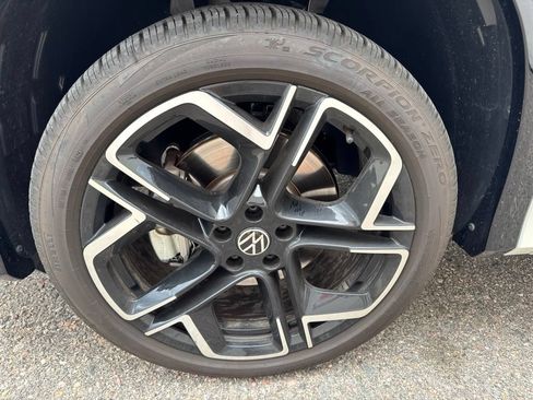 Used 2026 Volkswagen Tiguan SEL R-Line AWD/4WD image 16