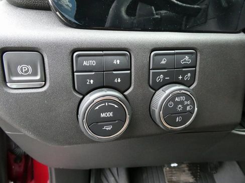 Certified 2023 Chevrolet Silverado 1500 High Country w/ Z71 Off-Road Package image 26