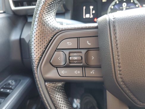 Used 2025 Toyota Tacoma SR image 19