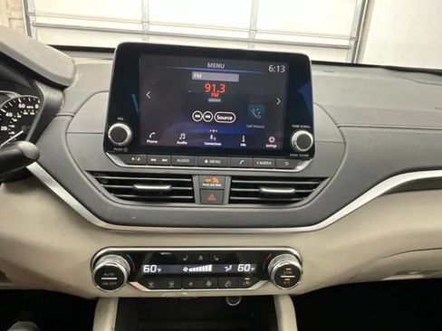Used 2019 Nissan Altima 2.5 SV FWD image 9