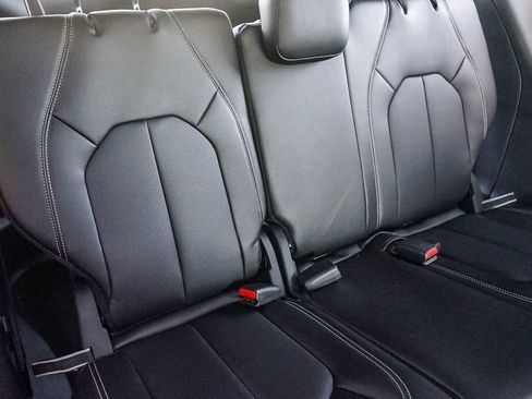 New 2026 Chrysler Pacifica Select image 19