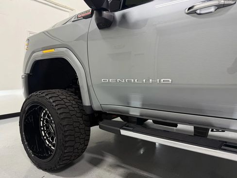 Used 2024 GMC Sierra 2500 Denali w/ Denali Reserve Package image 9