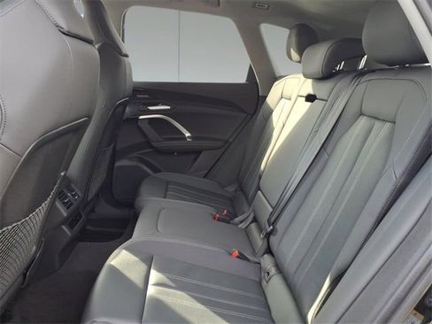Used 2025 Audi Q5 Premium Plus w/ Premium Plus image 16