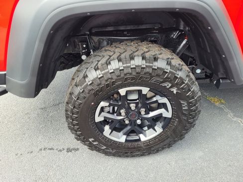 New 2025 Jeep Gladiator Rubicon w/ Convenience Group image 8