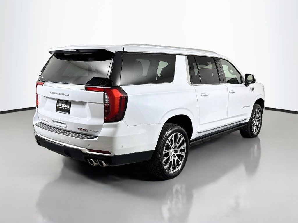 Used 2026 GMC Yukon XL Denali w/ Sun & Power Step Package AWD/4WD image 7