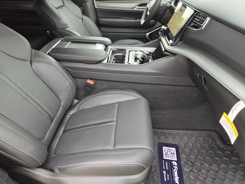 New 2026 Jeep Grand Wagoneer Limited AWD/4WD image 11