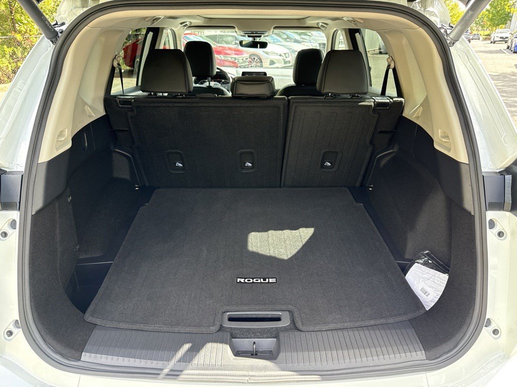 Used 2026 Nissan Rogue Dark Armor FWD image 22