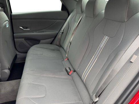 Used 2024 Hyundai Elantra SEL image 13