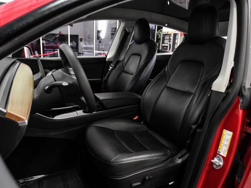 Used 2020 Tesla Model Y Long Range image 27