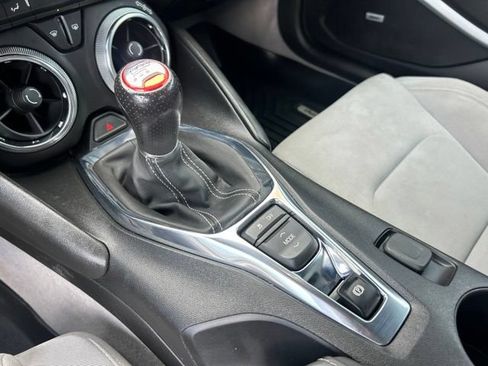 Used 2021 Chevrolet Camaro LT w/ Technology Package RWD image 23