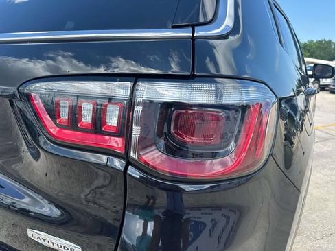 Used 2023 Jeep Compass Latitude AWD/4WD image 12