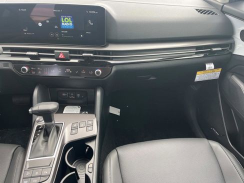 New 2026 Kia Sportage SX FWD image 11