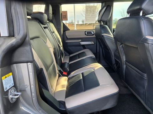 Used 2022 Ford Bronco Wildtrak image 13