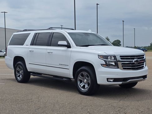 Used 2020 Chevrolet Suburban LT AWD/4WD image 3
