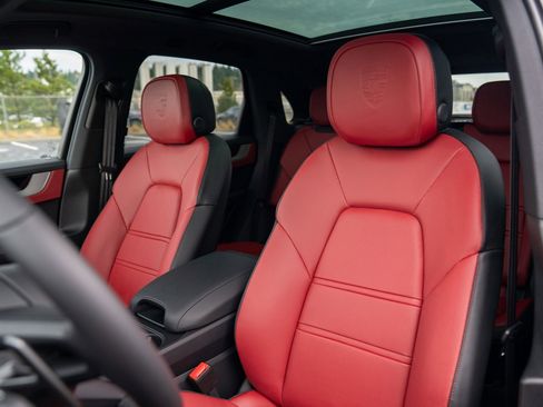 New 2026 Porsche Cayenne AWD/4WD image 5