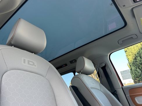 New 2025 Volkswagen ID. Buzz Pro S Plus image 16