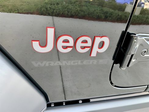 Used 2024 Jeep Wrangler Unlimited Rubicon image 10