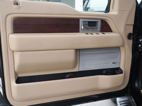 Used 2014 Ford F150 King Ranch w/ King Ranch Luxury Package AWD/4WD image 17