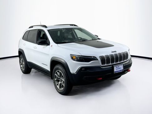 Used 2022 Jeep Cherokee Trailhawk w/ Technology Group B AWD/4WD image 3