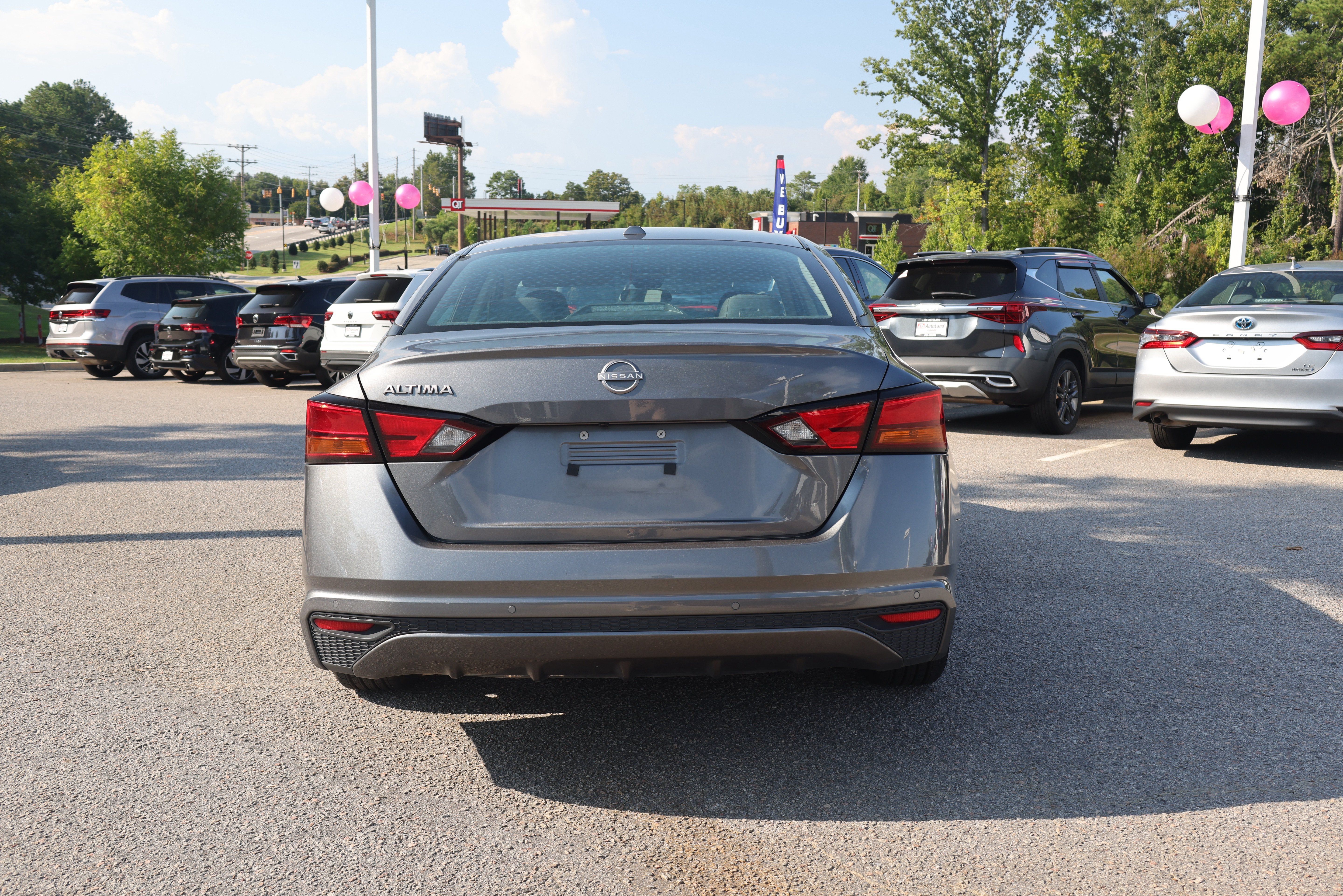 Used 2025 Nissan Altima 2.5 SV FWD image 3