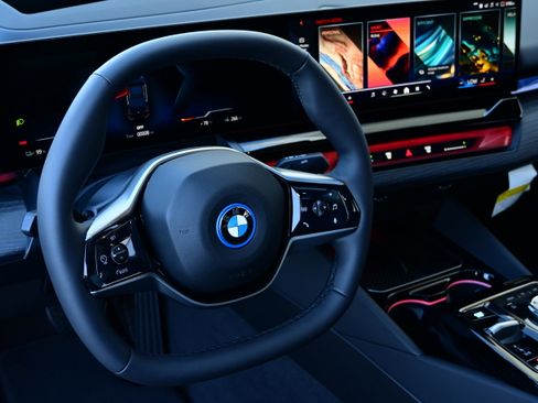 New 2026 BMW i5 eDrive40 image 12