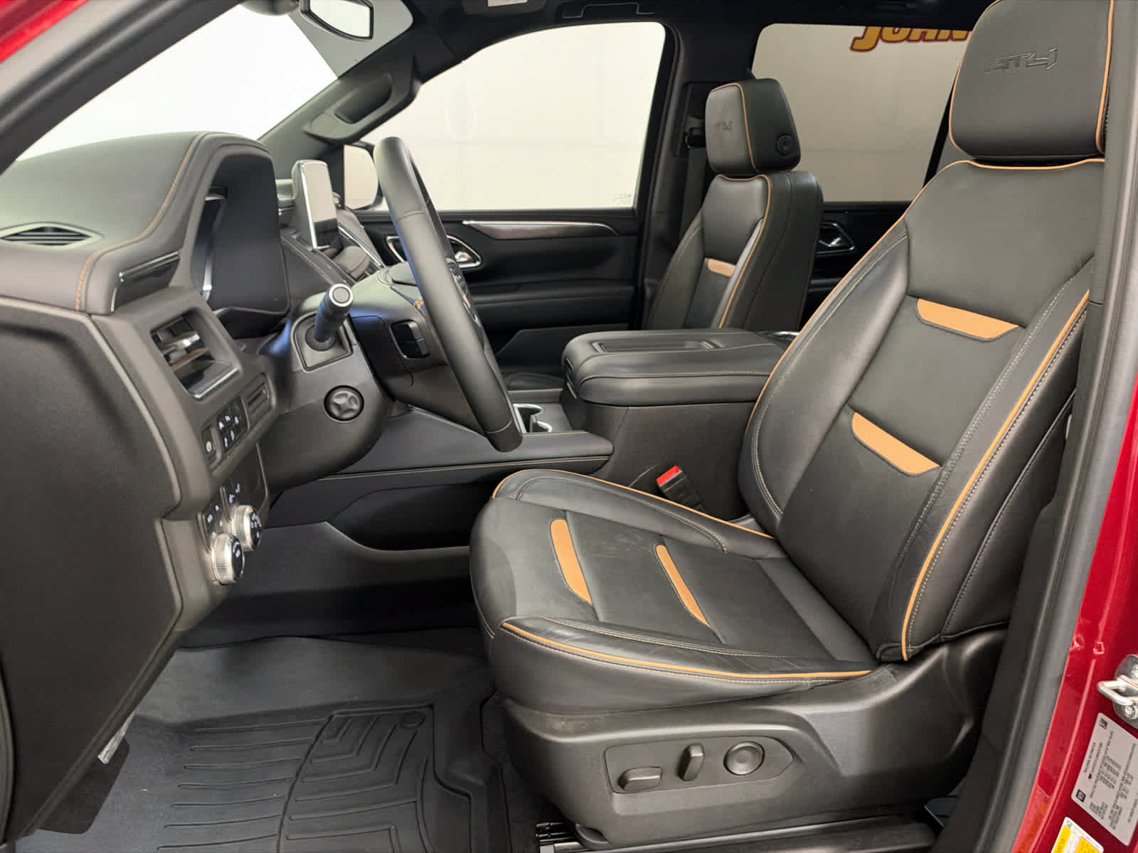 Used 2024 GMC Yukon AT4 AWD/4WD image 14