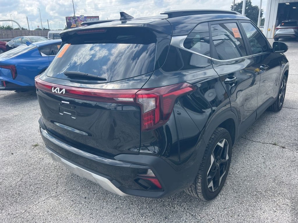 Used 2024 Kia Seltos EX FWD image 3